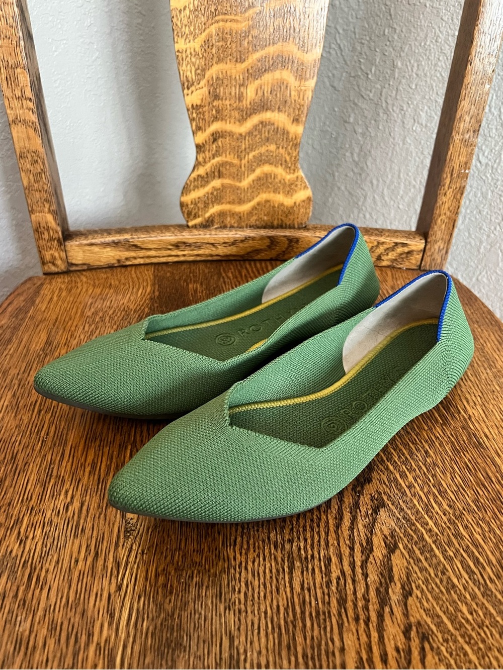 Women’s Rothy’s pointy flats, green